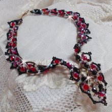 Ruby and Black Halskette mit Facetten und Kreiseln aus Swarovski-Kristall